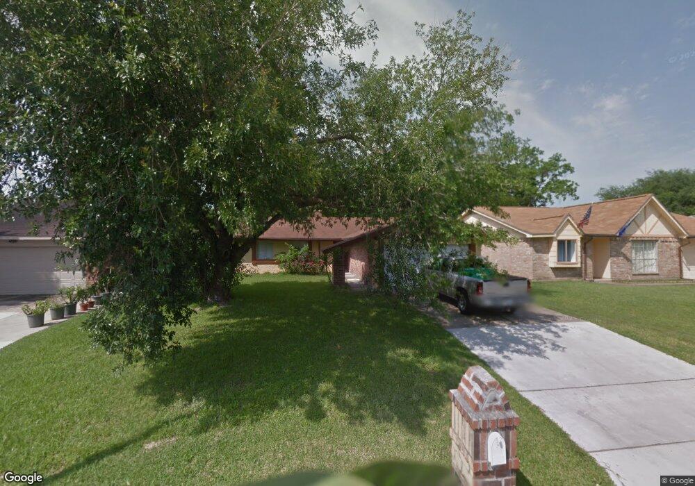 16718 Blackhawk Blvd, Friendswood, TX 77546 - photo 1