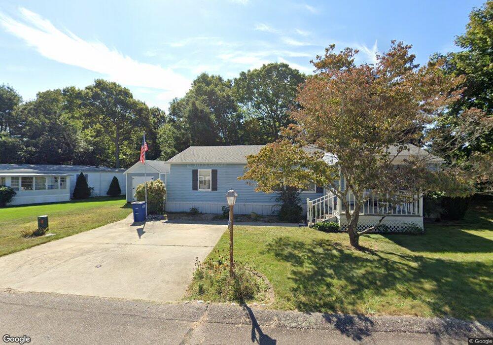 62 Holiday Ct, Wakefield, RI 02879 - photo 1