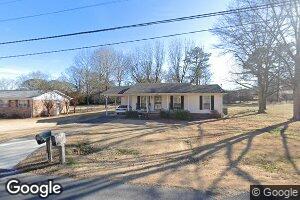 2006 Cunningham St, Scottsboro, AL 35769