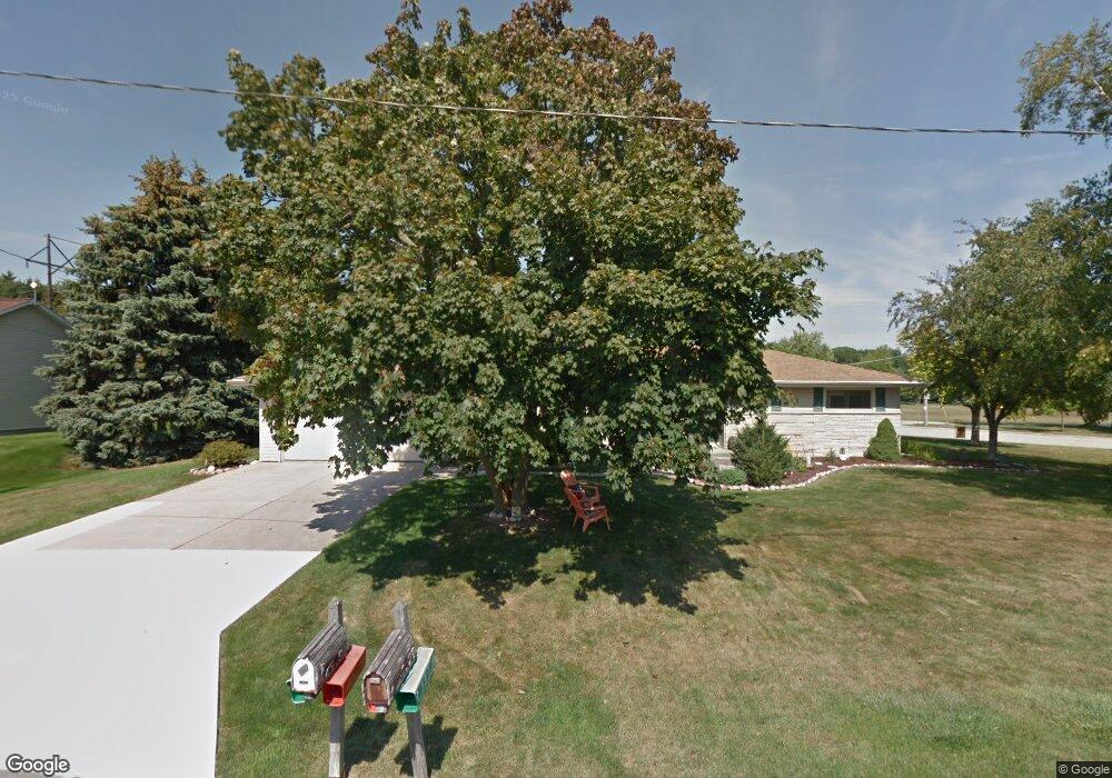 4575 Harvest Cir, Manitowoc, WI 54220 - photo 1