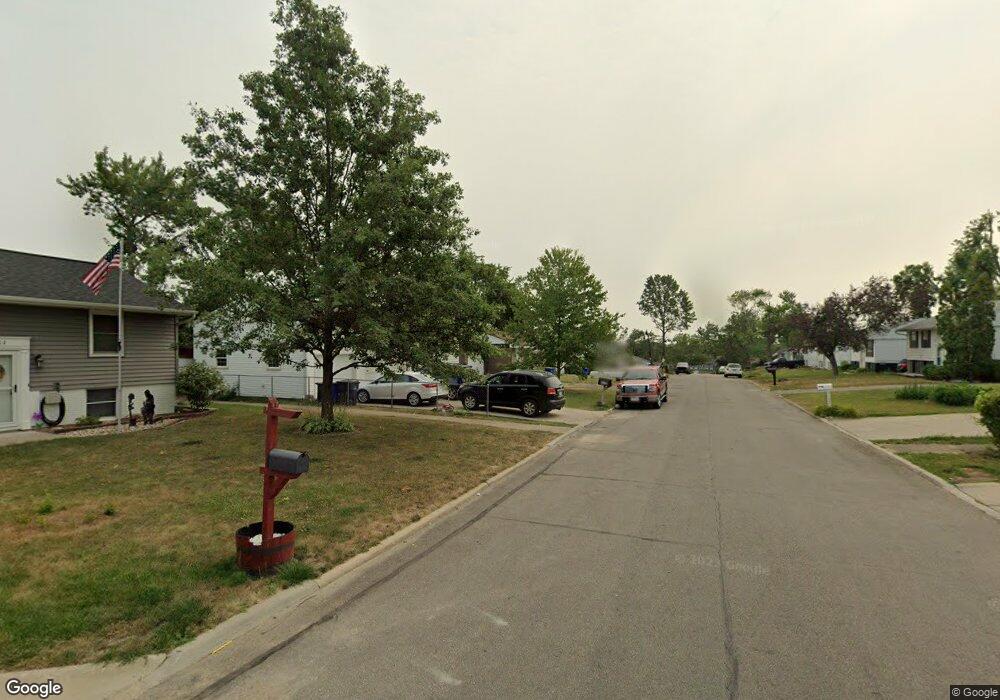 3134 Carriage Dr SW, Cedar Rapids, IA 52404 - photo 1