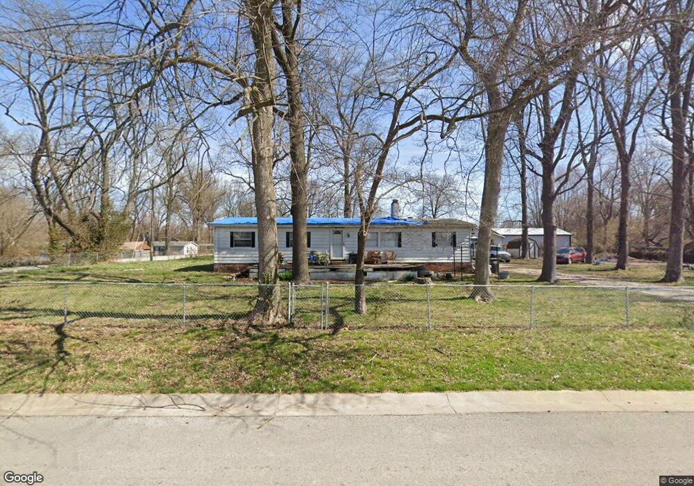 402 Williams St, Jeffersonville, IN 47130 - photo 1