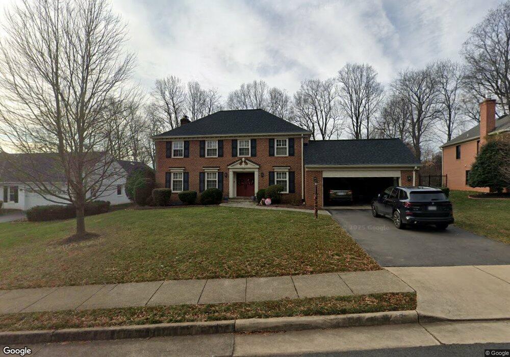 1330 Timberly Ln, McLean, VA 22102 - photo 1