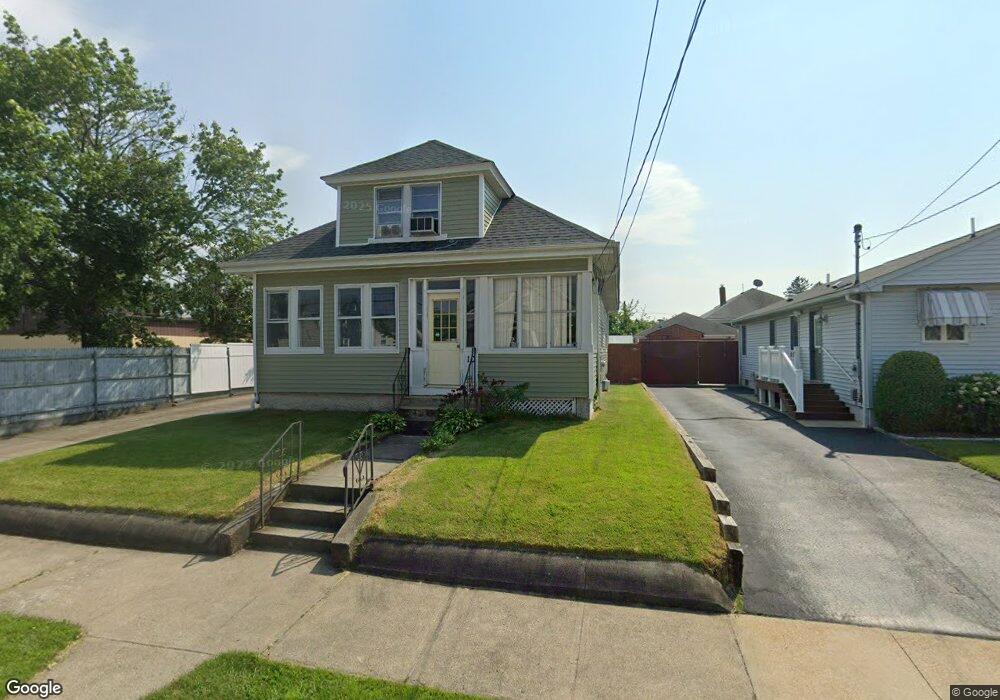 10 Ausdale Rd, Cranston, RI 02910 - photo 1