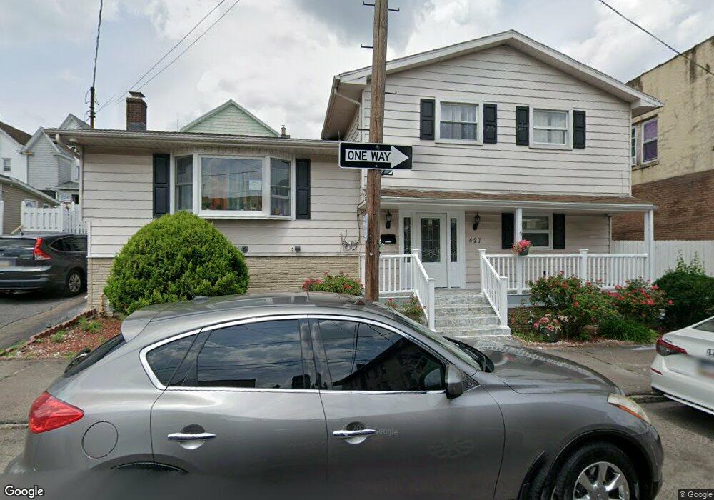 427 W Maple St, Hazleton, PA 18201 - photo 1