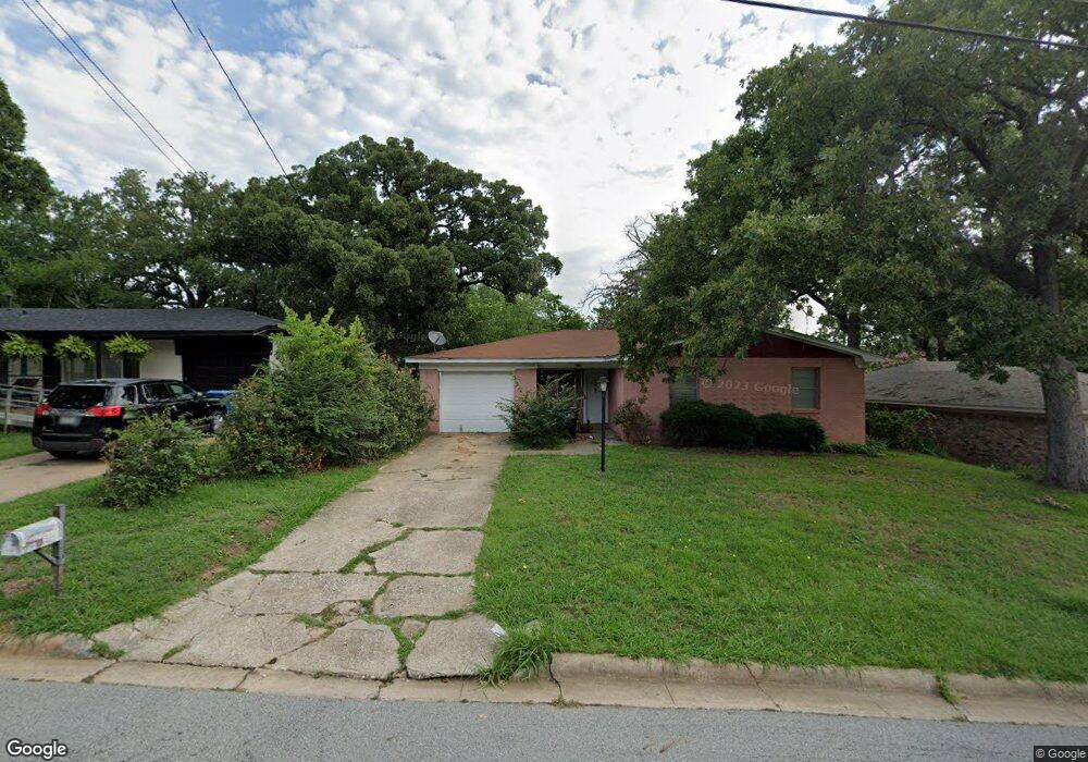 825 Amsden St, Denison, TX 75020 - photo 1