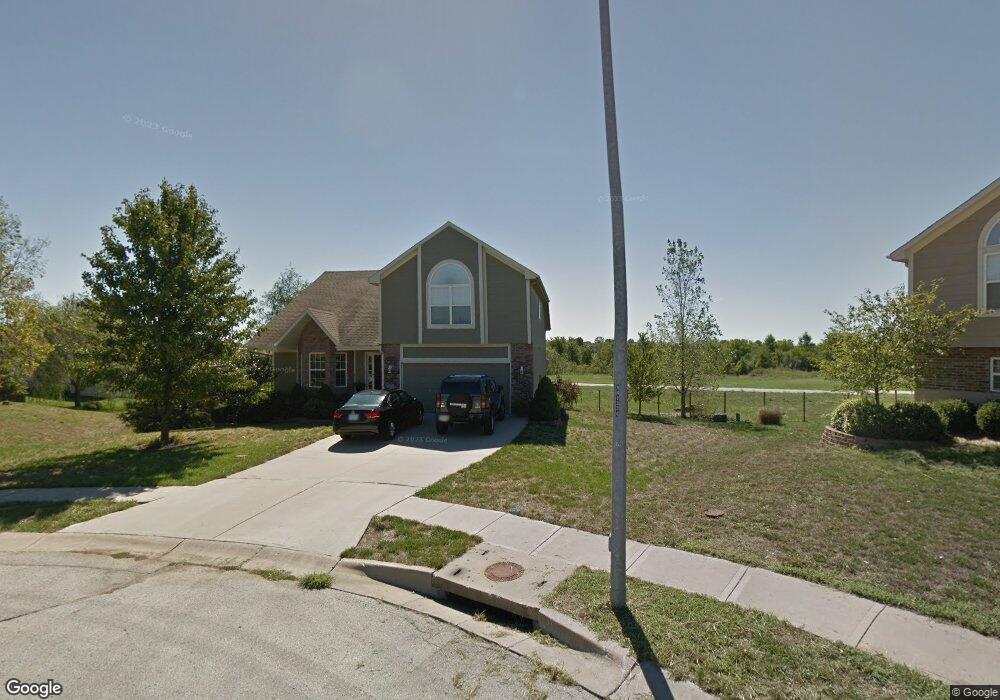 519 Cedar Falls Ct, Raymore, MO 64083 - photo 1