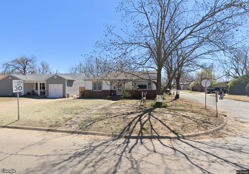 2121 W Elm Ave, Enid, OK 73703 - photo 1