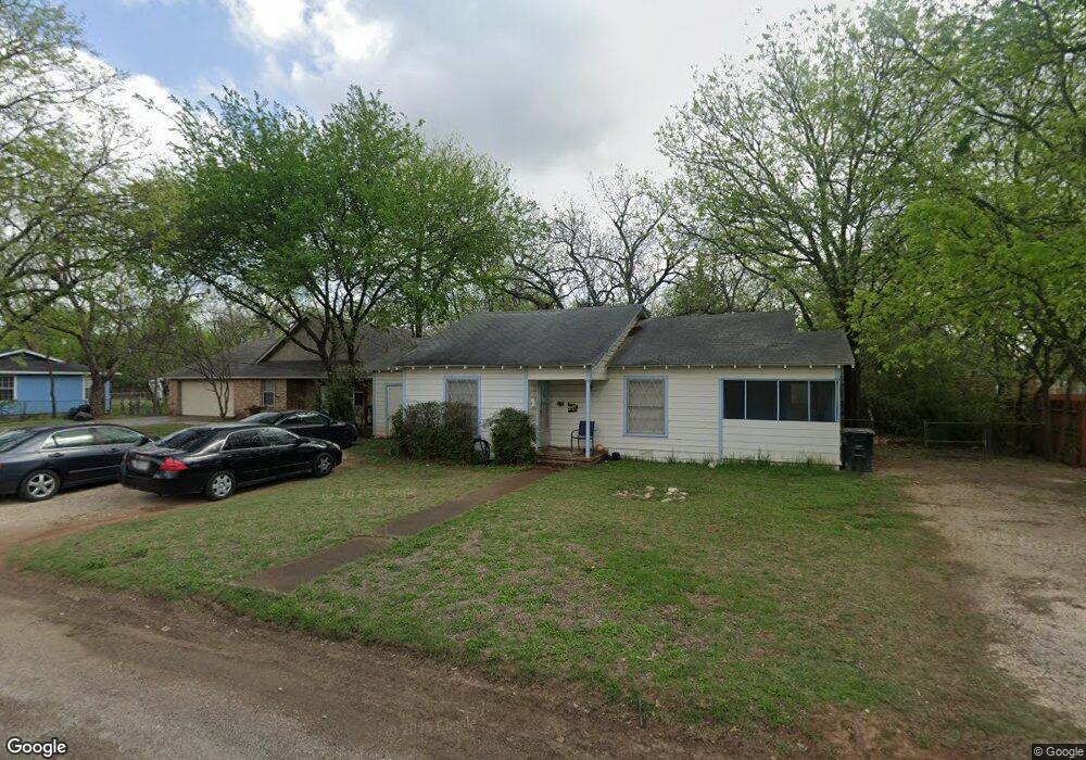 304 N Holloway St, Cleburne, TX 76033 - photo 1