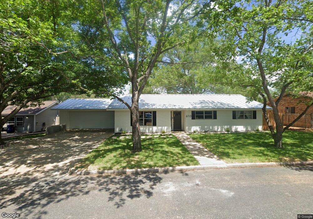 702 N Kristofer, Fredericksburg, TX 78624 - photo 1