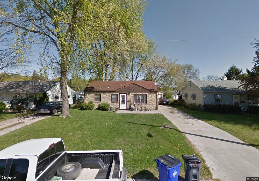 2206 8th Ave SW, Cedar Rapids, IA 52404 - photo 1