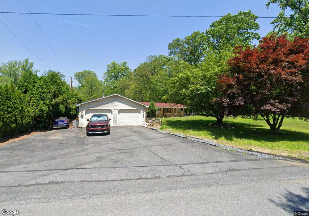 7209 Christmas Ln, Slatington, PA 18080 - photo 1