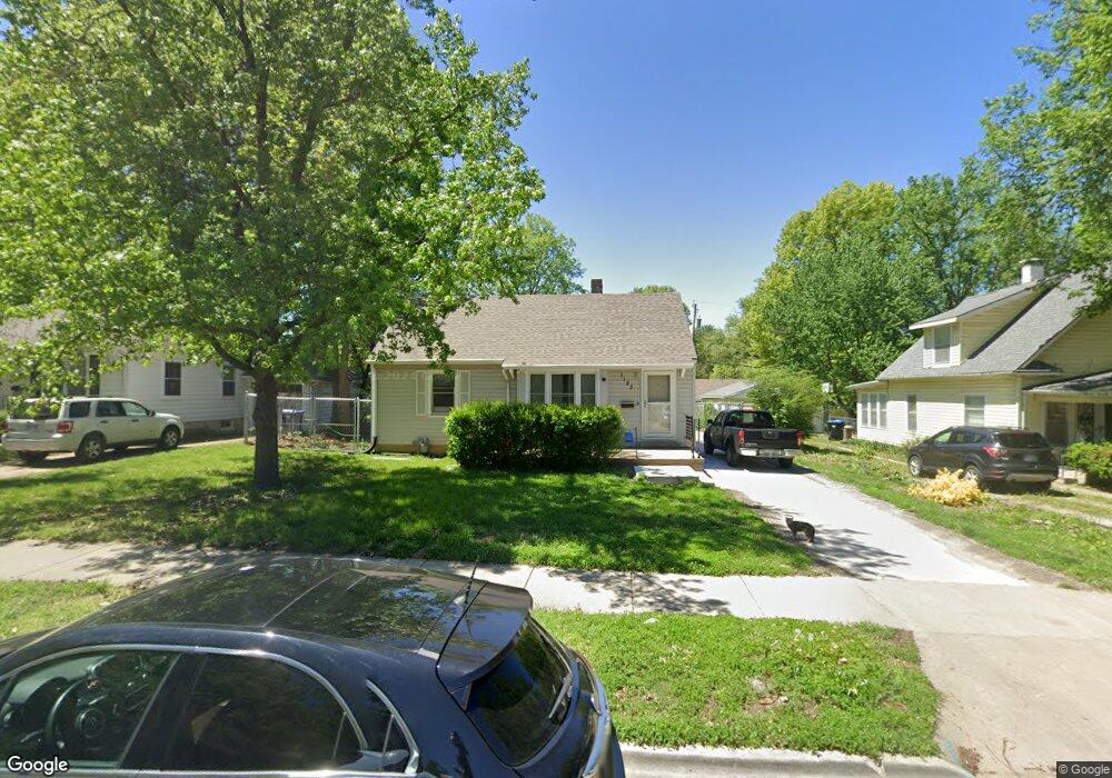1183 SW Randolph Ave, Topeka, KS 66604 - photo 1
