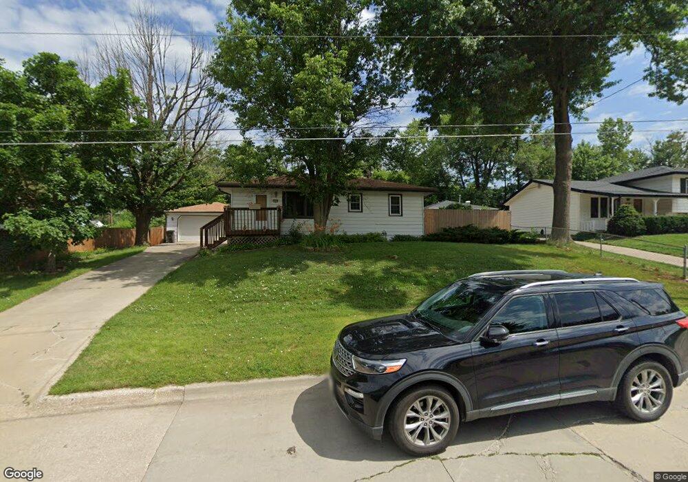 1021 Luster Ln, Des Moines, IA 50315 - photo 1
