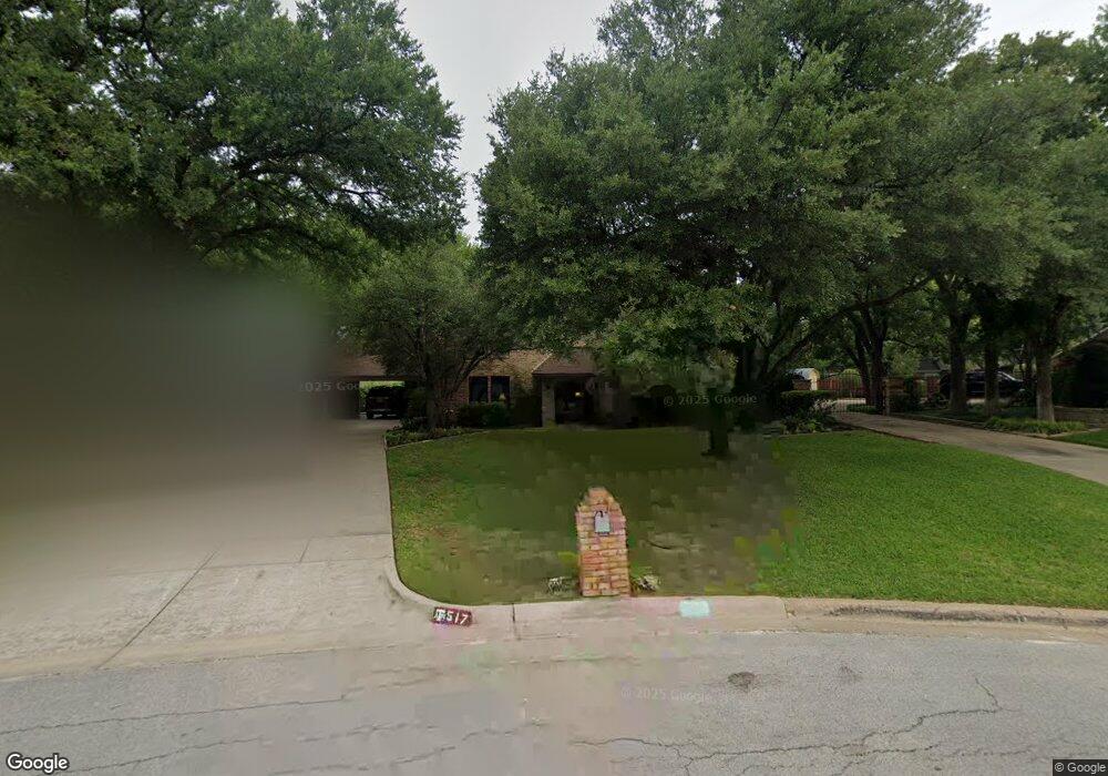 517 Greenwood Cir, Hurst, TX 76053 - photo 1