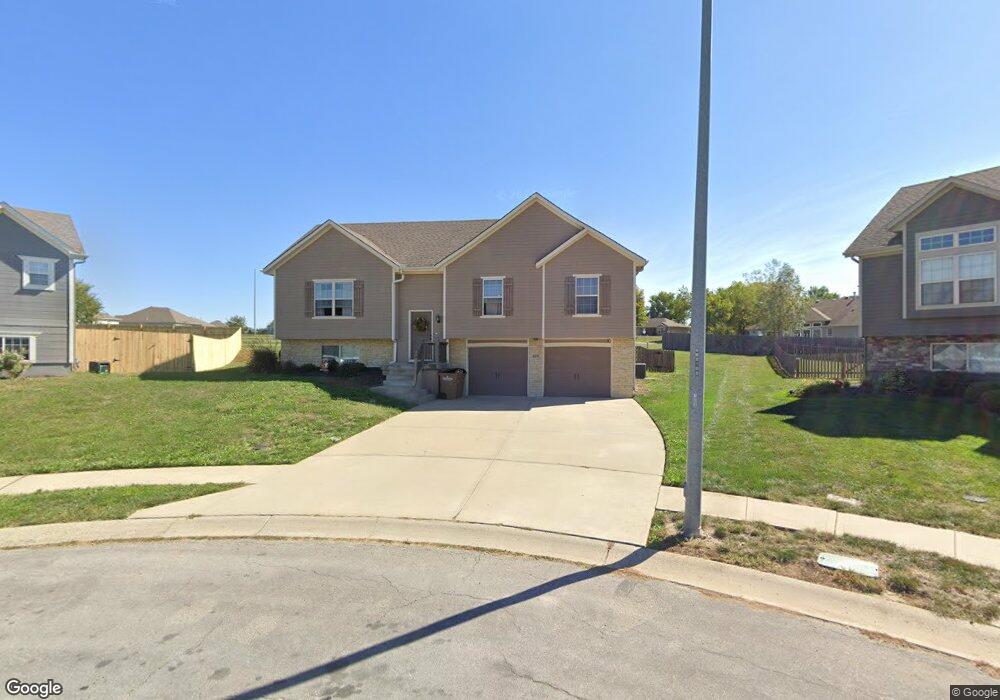 819 Garnes St, Raymore, MO 64083 - photo 1