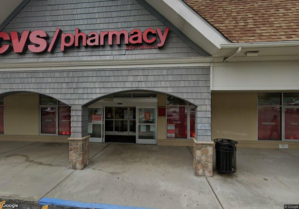 715 Bedford Rd, Mount Kisco, NY 10549 - photo 1