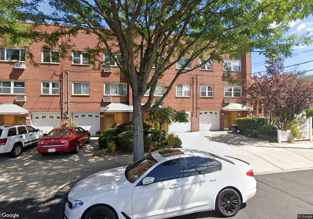 8407 263rd St, Floral Park, NY 11001 - photo 1