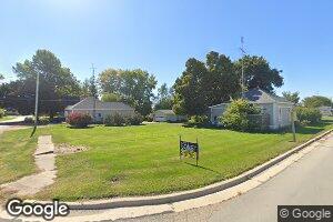 109 3rd St, Standard, IL 61363