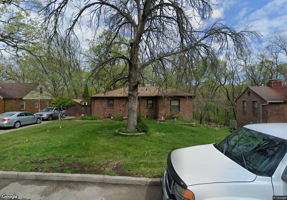 1301 Burlington Terrace, Des Moines, IA 50314 - photo 1