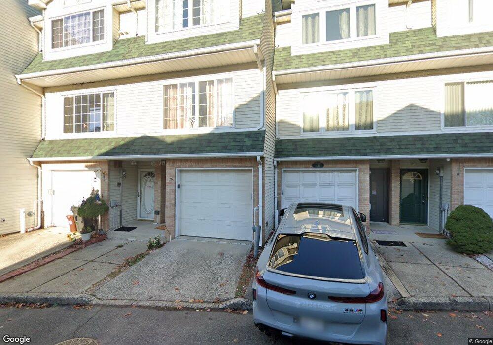 48 Woodcutters Ln, Staten Island, NY 10306 - photo 1