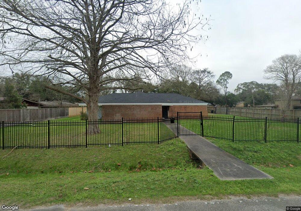 1215 S Hill St, Alvin, TX 77511 - photo 1