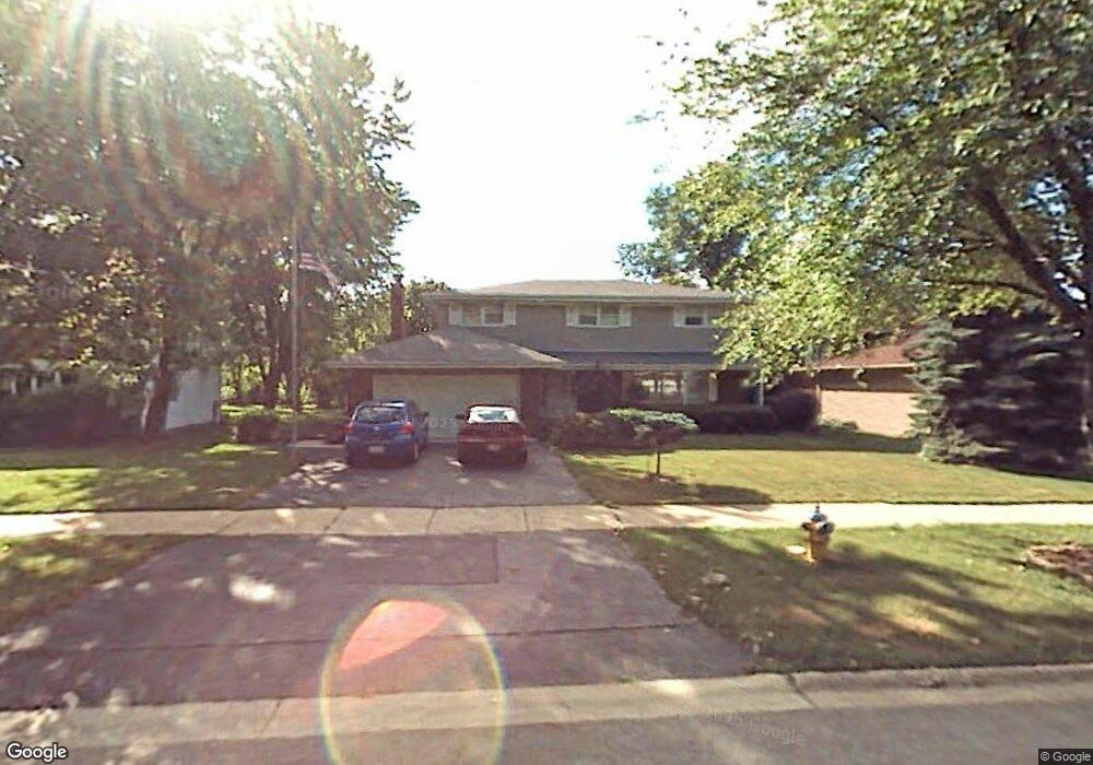 1427 Lawrence Crescent, Flossmoor, IL 60422 - photo 1