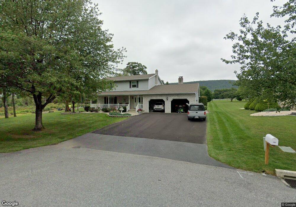 1057 Horizon Dr, Pen Argyl, PA 18072 - photo 1