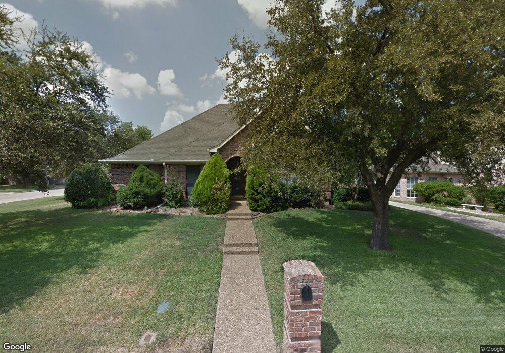 3209 Oakdale Dr, Hurst, TX 76054 - photo 1