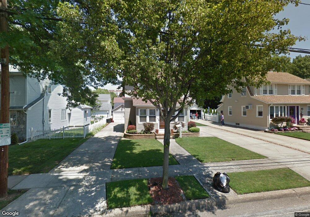 106 Woodnut Place, Mineola, NY 11501 - photo 1