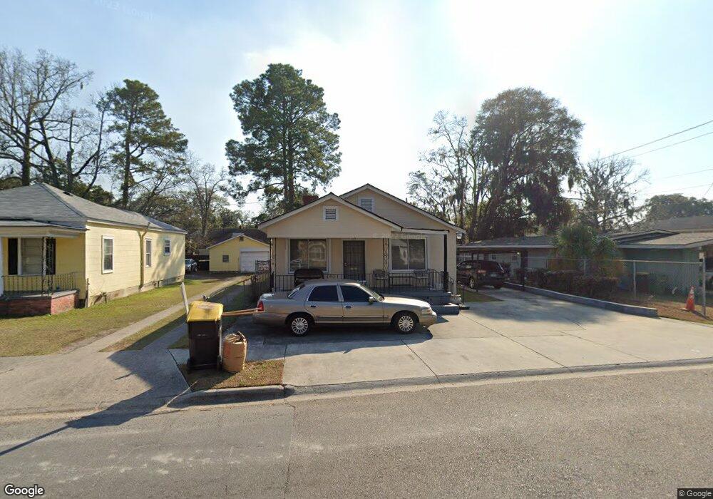 131 W 52nd St, Savannah, GA 31405 - photo 1
