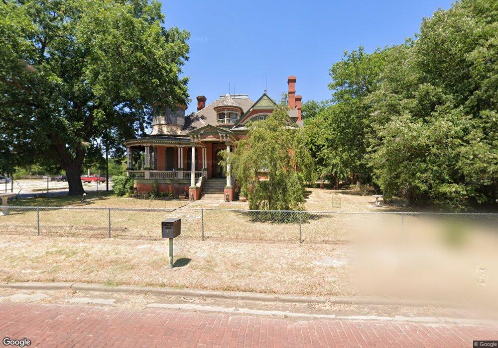 503 N Commerce St, Gainesville, TX 76240 - photo 1