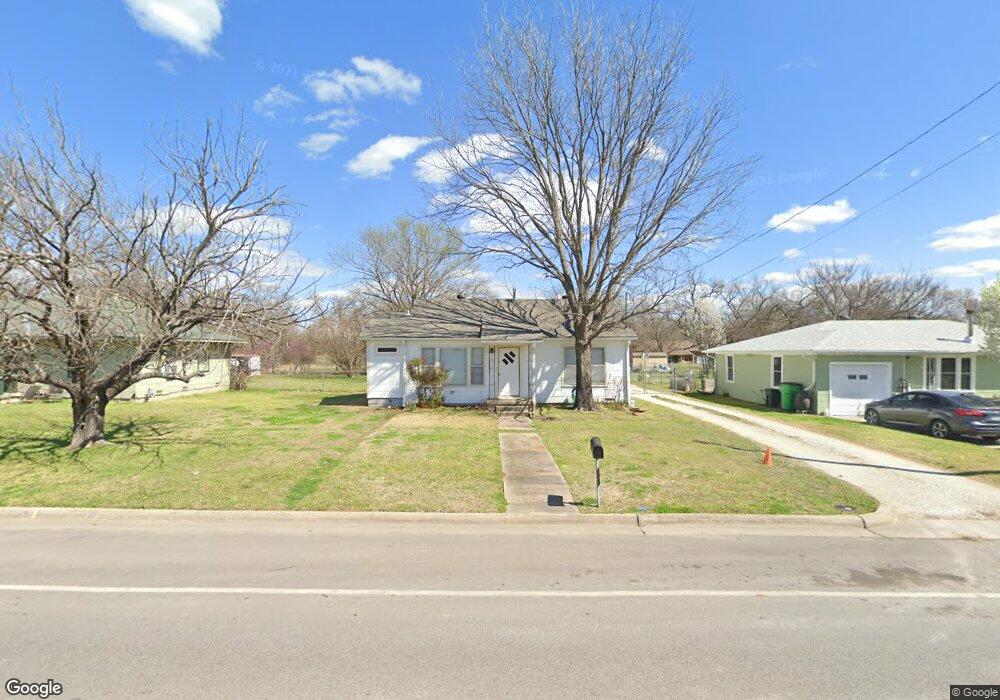 1416 S Grand Ave, Gainesville, TX 76240 - photo 1