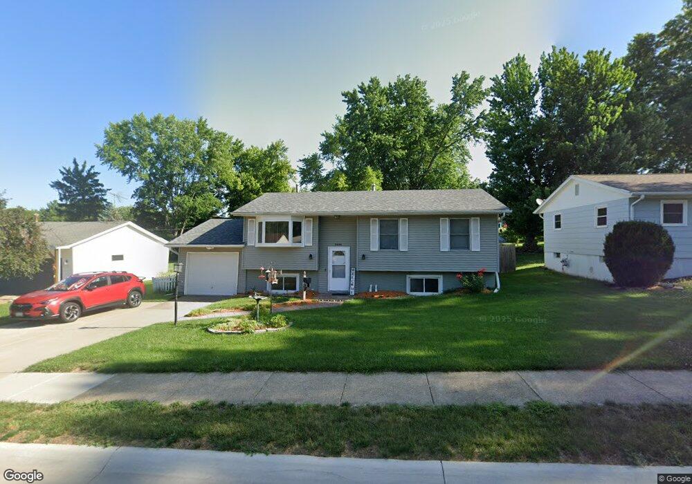 2426 W 43rd St, Davenport, IA 52806 - photo 1