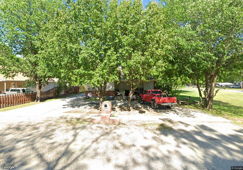 720 S Taylor St, Gainesville, TX 76240 - photo 1