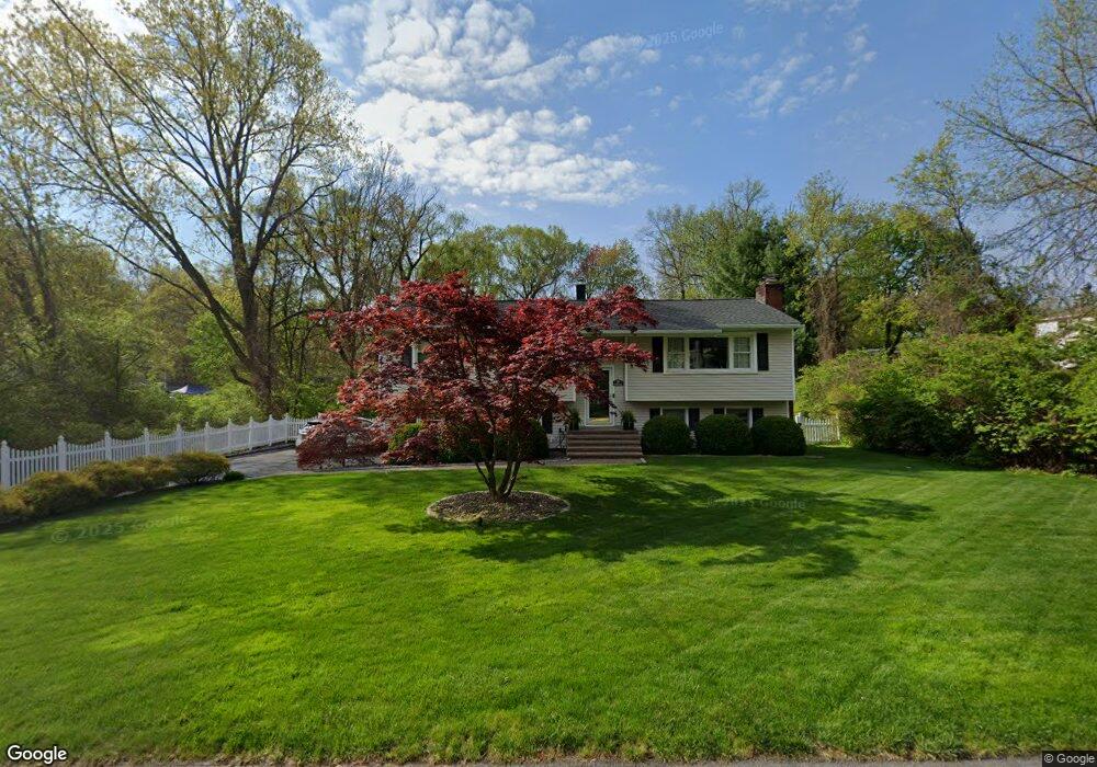 673 Toni Ct, Yorktown Heights, NY 10598 - photo 1