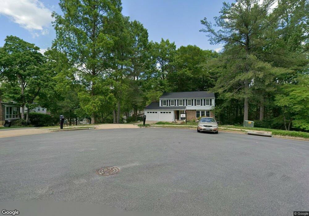 8302 Old Tree Ct, Springfield, VA 22153 - photo 1