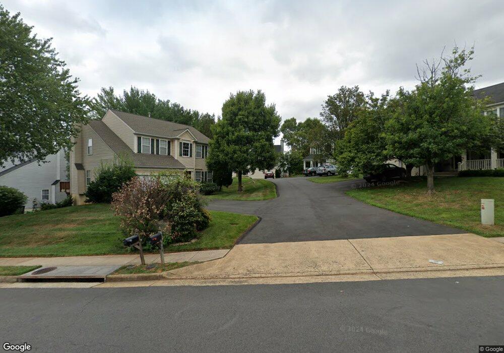 46454 Cedarhurst Dr, Sterling, VA 20165 - photo 1