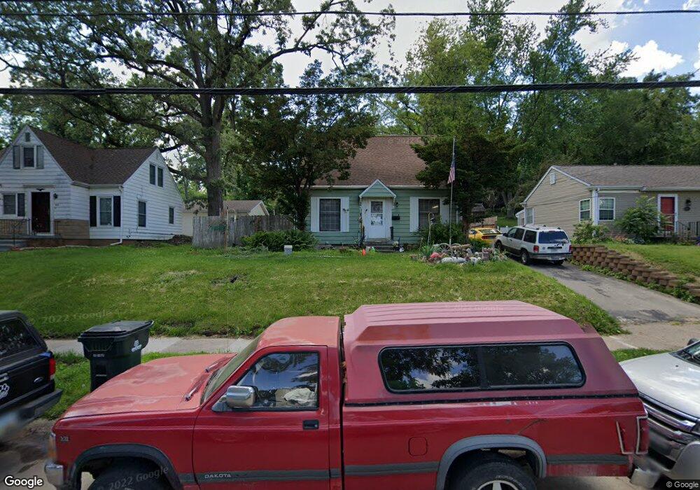 822 13th St NW, Cedar Rapids, IA 52405 - photo 1