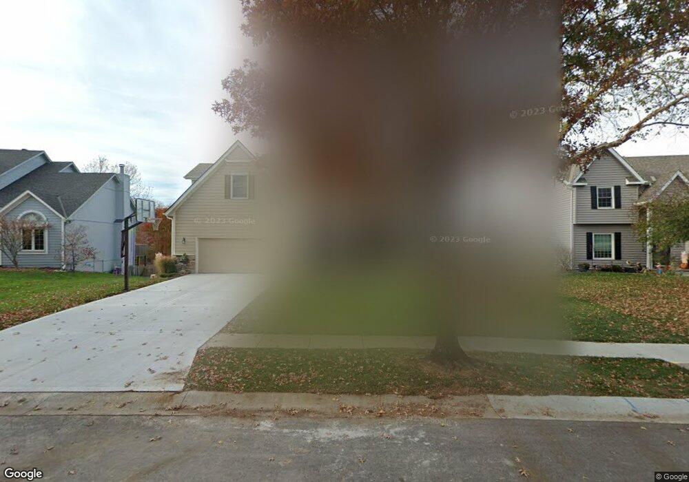 4926 Mccoy St, Shawnee, KS 66226 - photo 1