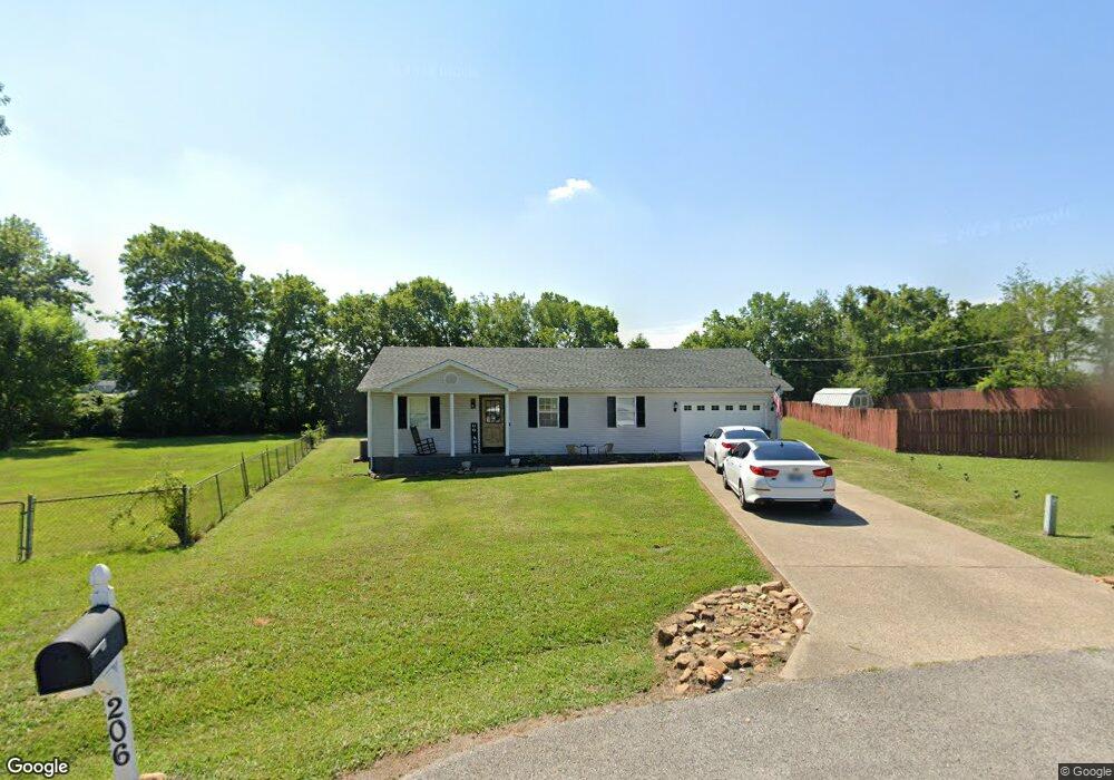 206 Pineridge Dr, Hopkinsville, KY 42240 - photo 1