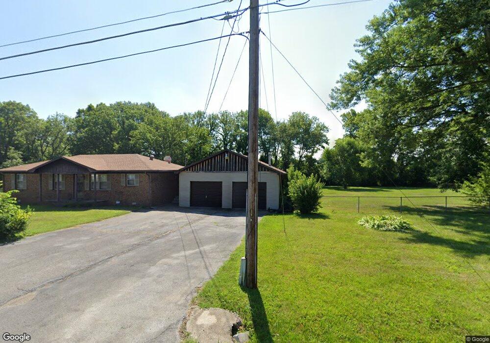 210 Pineridge Dr, Hopkinsville, KY 42240 - photo 1