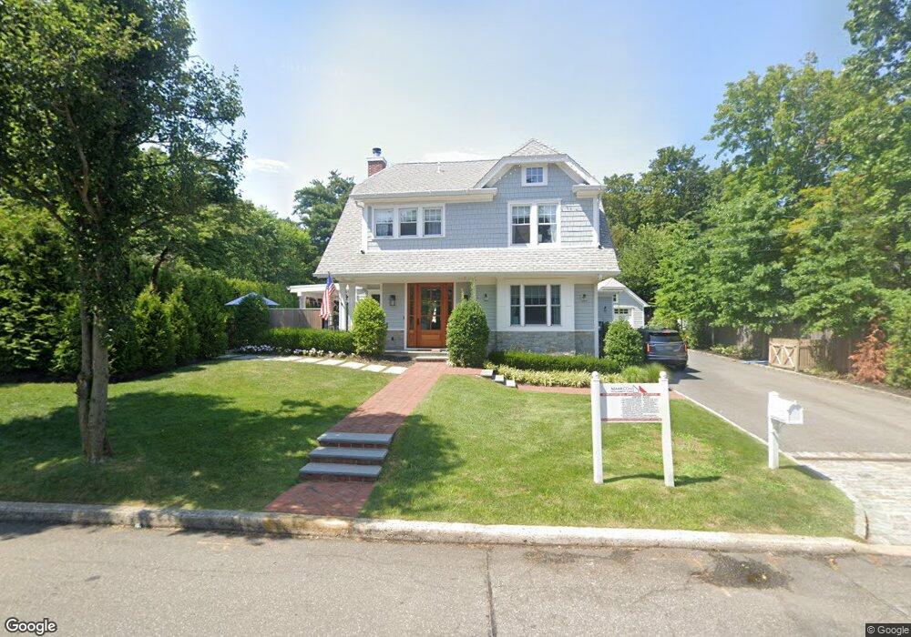 8 Ransom Ave, Sea Cliff, NY 11579 - photo 1