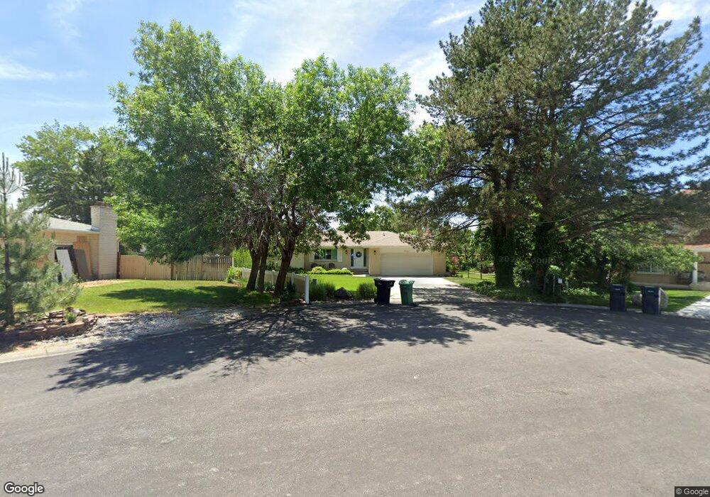 11340 Willow Brook Cir, Sandy, UT 84092 - photo 1