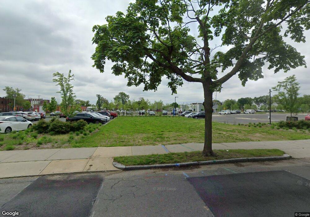 173 Alden St, Springfield, MA 01109 - photo 1