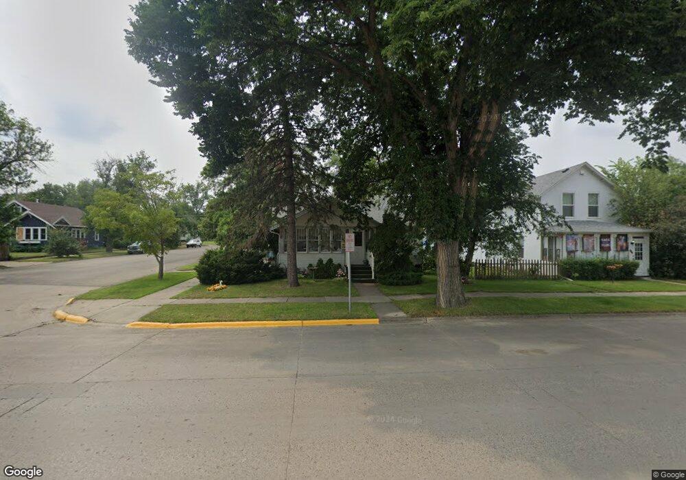 520 2nd Ave SW, Jamestown, ND 58401 - photo 1