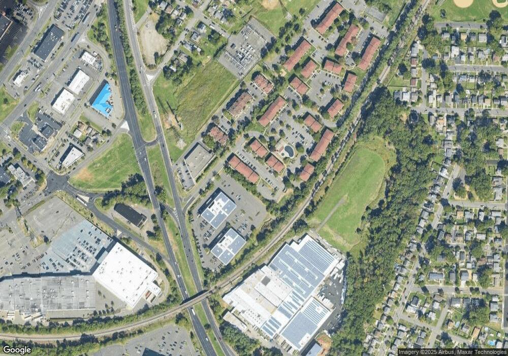 7 Powderhorn Ct, Woodbridge, NJ 07095 - photo 1