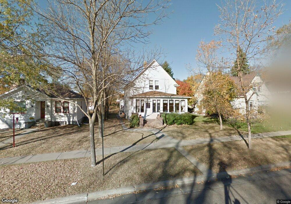 810 4th Ave SE, Jamestown, ND 58401 - photo 1