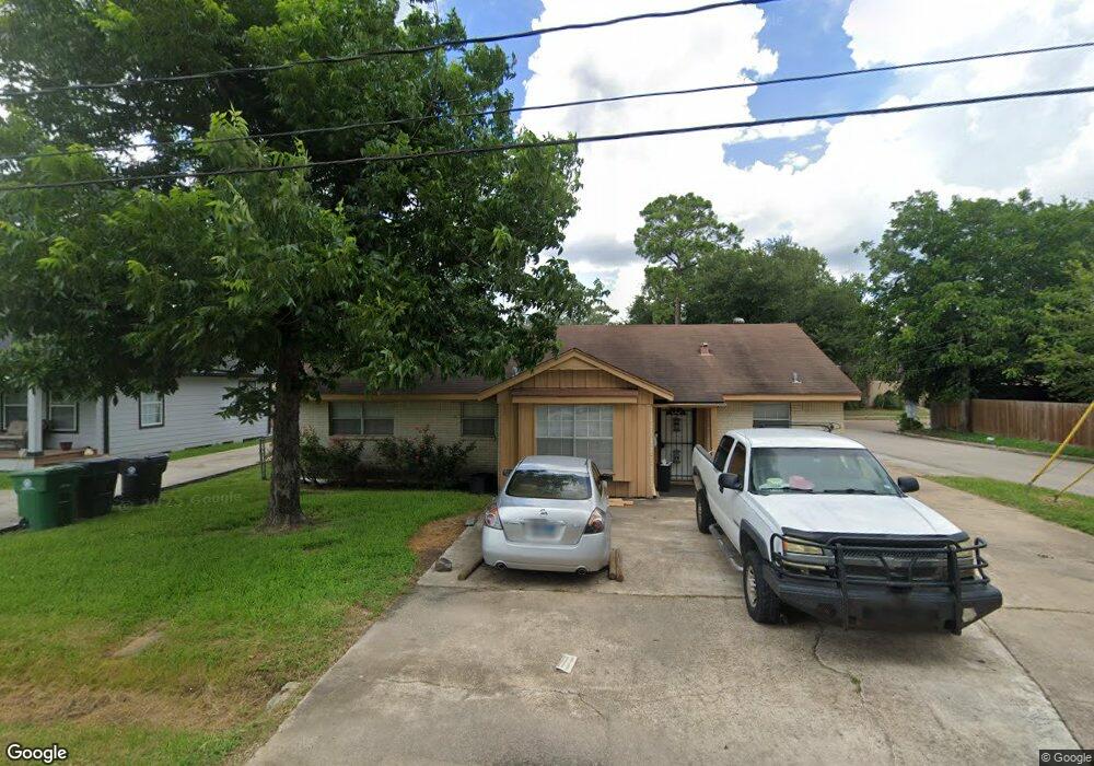 5102 Golden Forest Dr, Houston, TX 77091 - photo 1