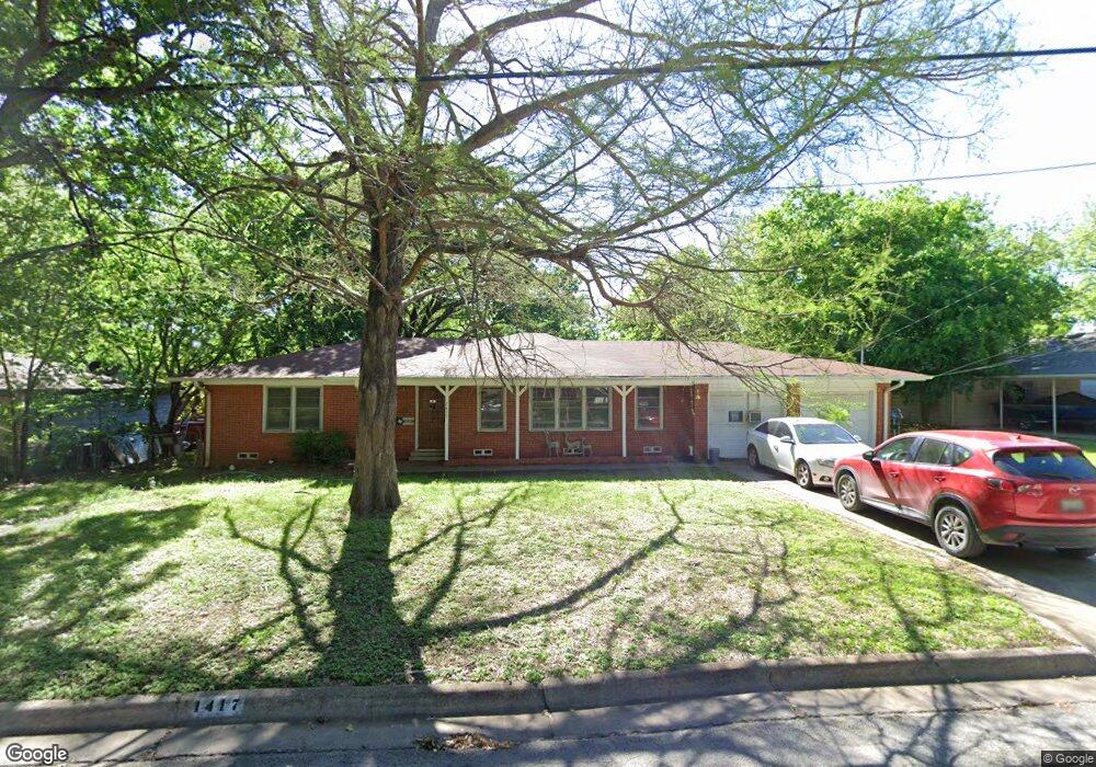 1417 S Lindsay St, Gainesville, TX 76240 - photo 1